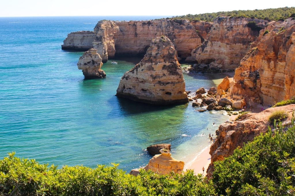Praia da Marinha vista do alto