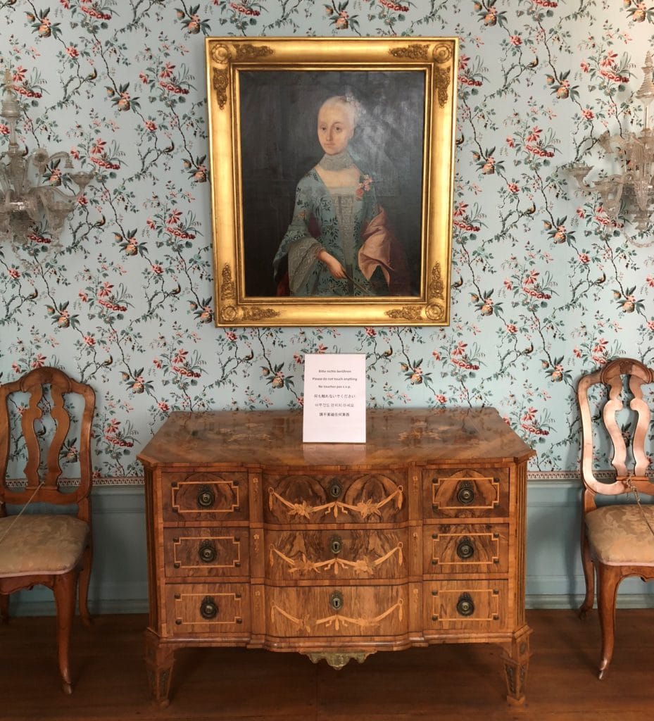 cômoda e quadro na casa de goethe