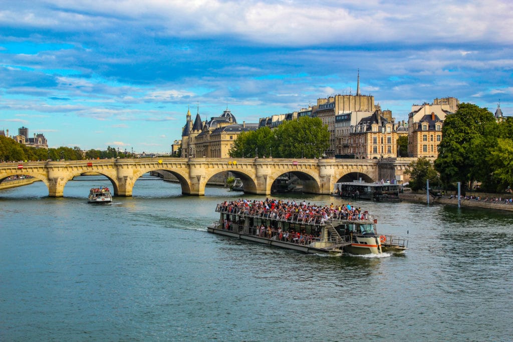 Pont Neuf Paris - Casal Giramundo