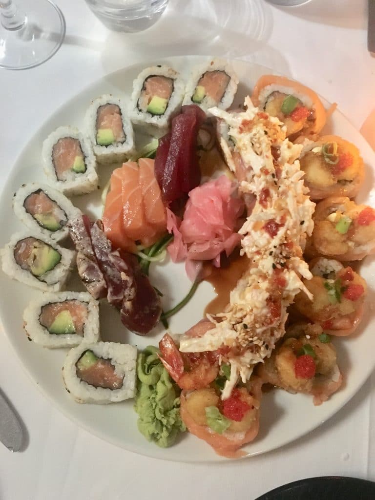prato de comida japonesa em cape town