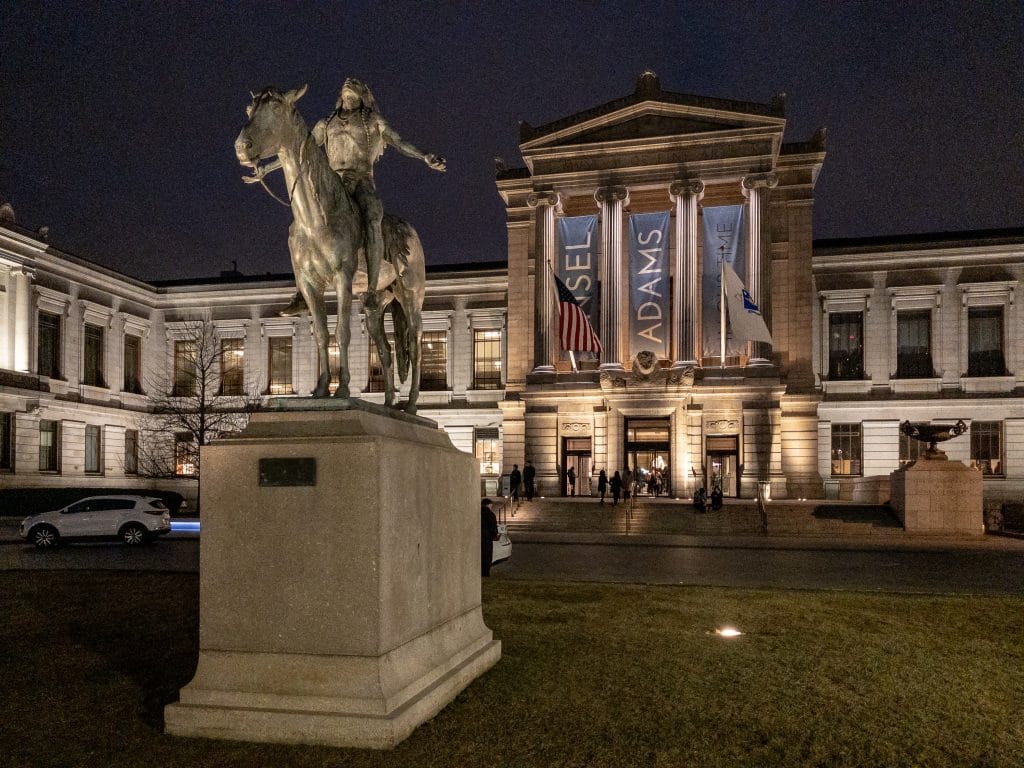 Fachada de museu de Boston
