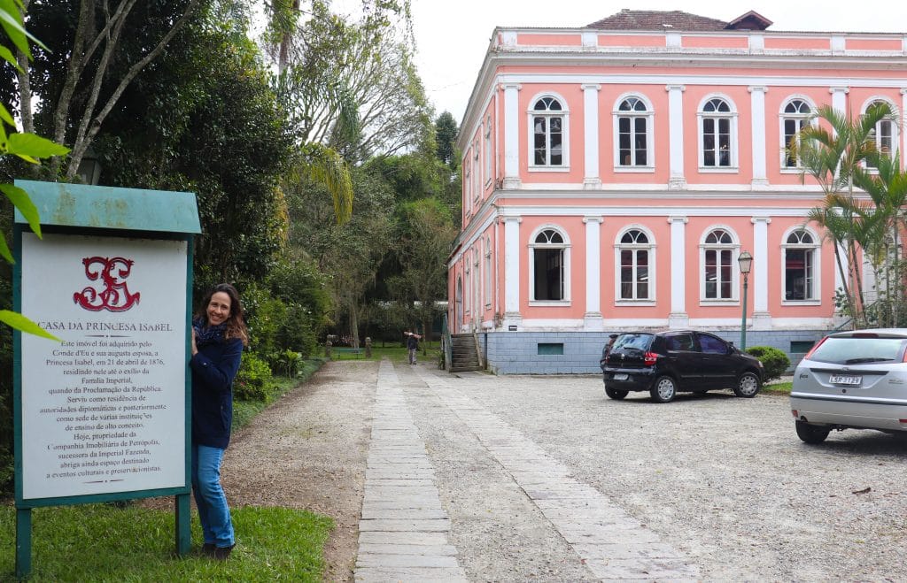 casa que pertenceu a Princesa Isabel, onde hoje funciona a Companhia Imobiliária de Petrópolis