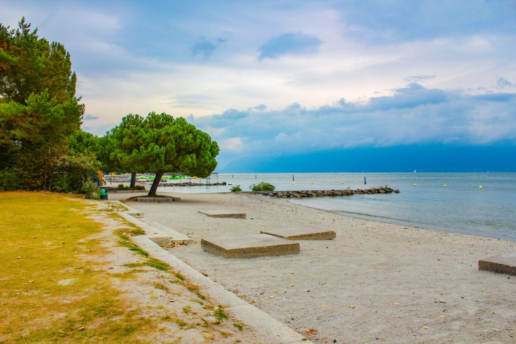 Lago Léman Lausanne ou Lago de Genebra - Suíça - Casal Giramundo